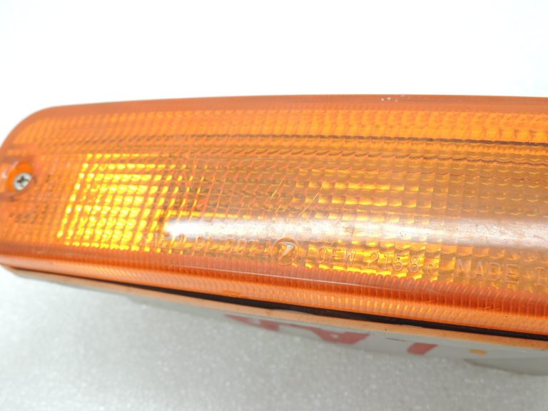 Subaru Impreza I indikatora priekšējais labais indikators 84441FA060