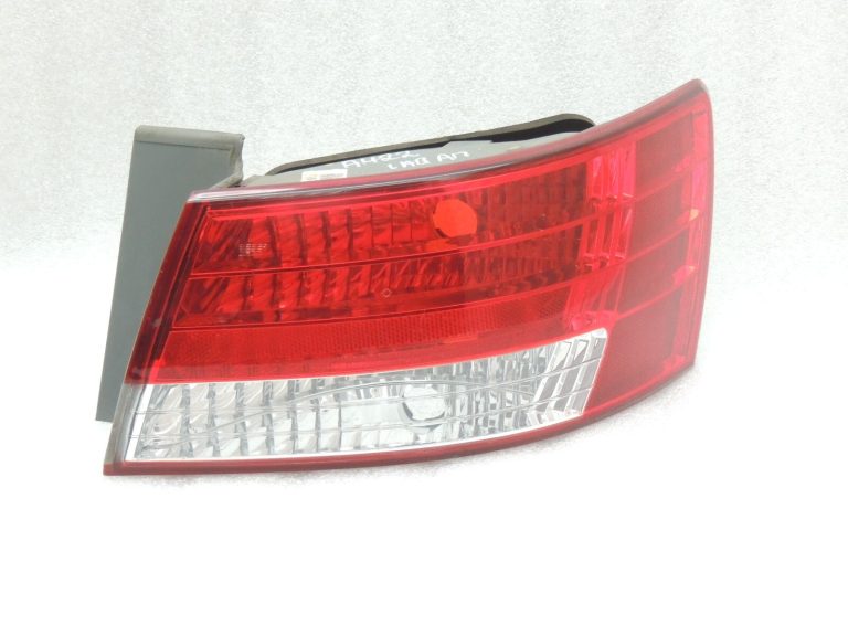 Hyundai Sonata V 2004-08 Aizmugurējā labā ārējā aizmugurējā gaisma 924023K010
