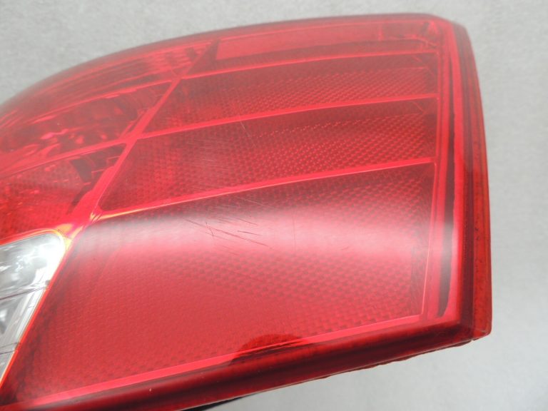 Hyundai Sonata V 2004-08 Aizmugurējā labā ārējā aizmugurējā gaisma 924023K010