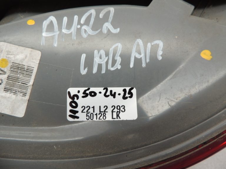 Hyundai Sonata V 2004-08 Aizmugurējā labā ārējā aizmugurējā gaisma 924023K010