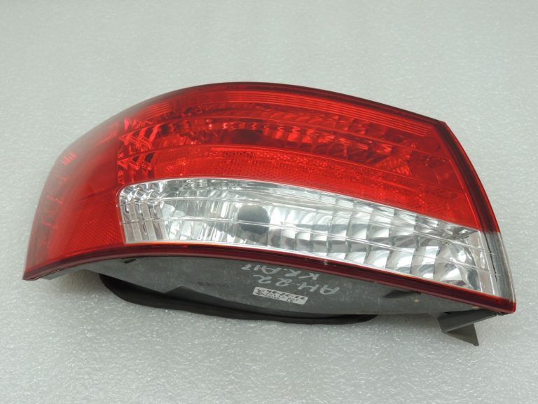 Hyundai Sonata V NF 2004-06 Aizmugurējais kreisais ārējais aizmugurējais lukturis 924113K000