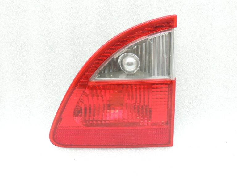 Ford Galaxy facelift aizmugurējais lukturis aizmugurējais labais salona aizmugurējais lukturis 4M21-13A602-AB
