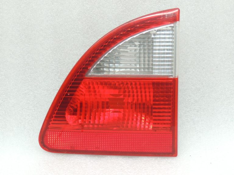 Ford Galaxy 2000-2004 Aizmugurējā labā iekšējā aizmugurējā gaisma YM2113A602AB Aizmugurējais lukturis