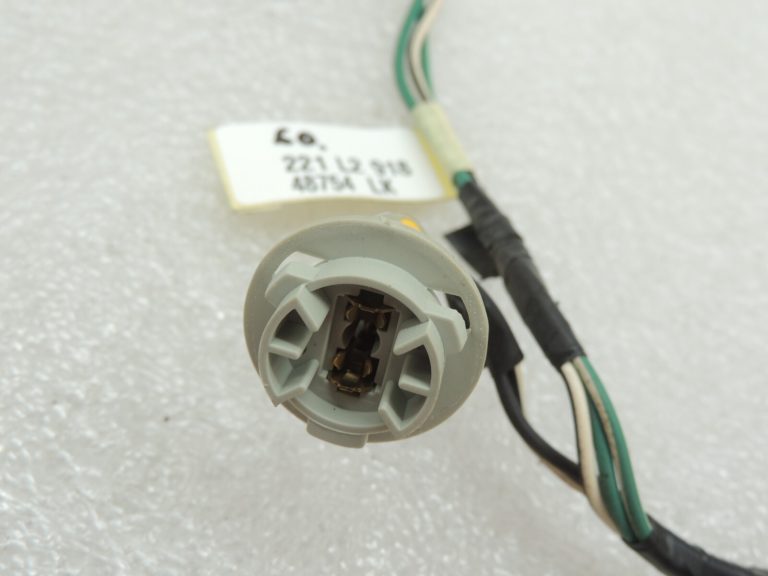 Toyota Rav 4 II XA20 2003-2005 Facelift aizmugurējais lukturis 8155542040