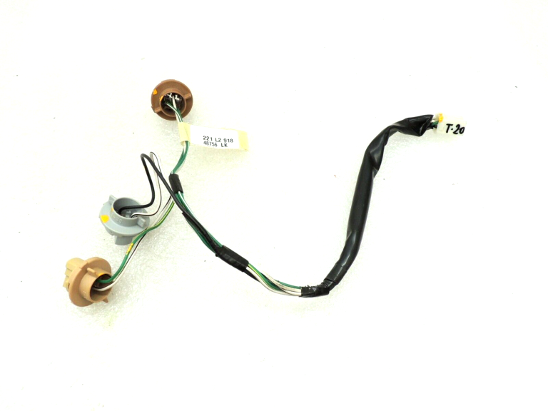 Toyota Rav 4 II XA20 2000-2003 3 durvju aizmugurējais lukturis 8155542060