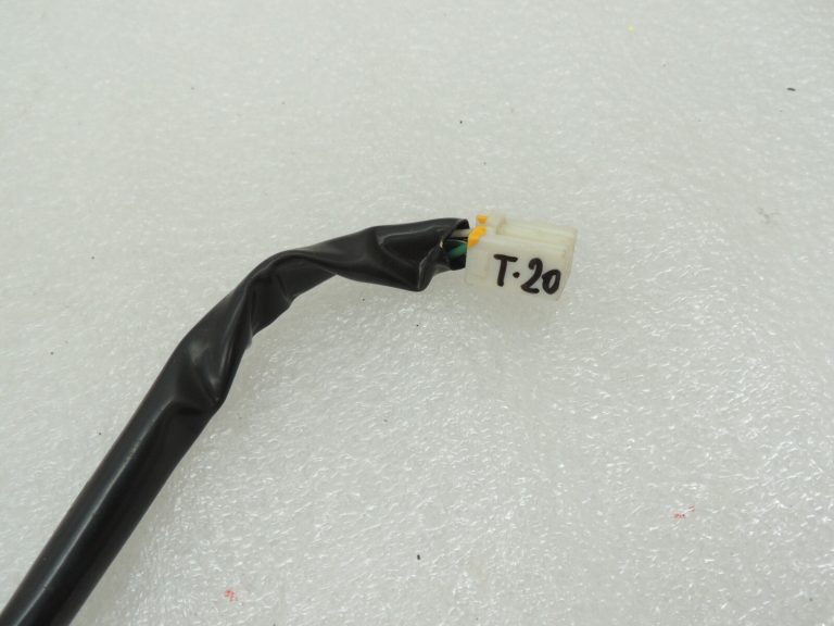 Toyota Rav 4 II XA20 2000-2003 3 durvju aizmugurējais lukturis 8155542060
