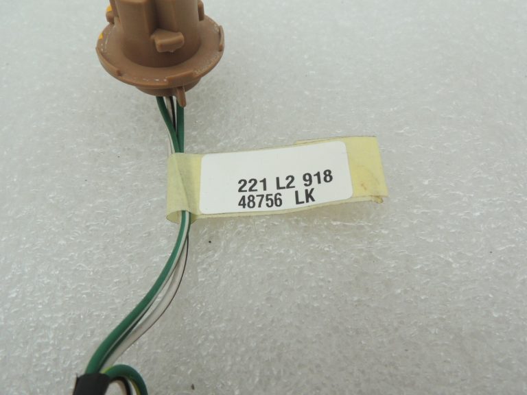 Toyota Rav 4 II XA20 2000-2003 3 durvju aizmugurējais lukturis 8155542060