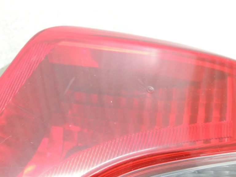 Toyota Yaris XP13 Aizmugurējais labais aizmugurējais lukturis 815510D370 81551-0D370