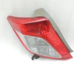Toyota Yaris XP13 aizmugurējais kreisais aizmugurējais lukturis 815610D370 81561-0D370