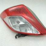 Toyota Yaris XP13 aizmugurējais kreisais aizmugurējais lukturis 815610D370 81561-0D370