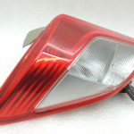 Toyota Yaris XP13 aizmugurējais kreisais aizmugurējais lukturis 815610D370 81561-0D370