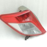 Toyota Yaris XP13 aizmugurējais kreisais aizmugurējais lukturis 815610D370 81561-0D370