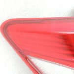 Toyota Yaris XP13 aizmugurējais kreisais aizmugurējais lukturis 815610D370 81561-0D370