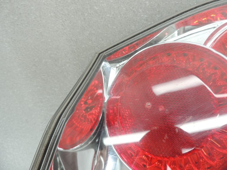 Mitsubishi Lancer CS Sedans Aizmugurējais labais aizmugurējais lukturis MN169706 🚨 DEFEKTĪVS 🚨