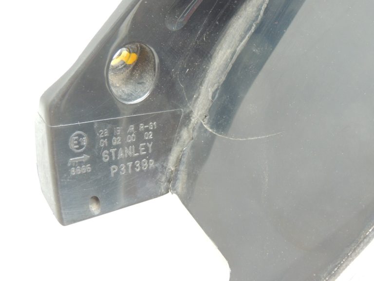 Mitsubishi Lancer CS Sedans Aizmugurējais labais aizmugurējais lukturis MN169706 🚨 DEFEKTĪVS 🚨