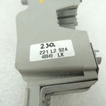 Toyota Corolla Verso AR10 Aizmugurējā luktura turētājs aizmugurējais kreisais 815670F010