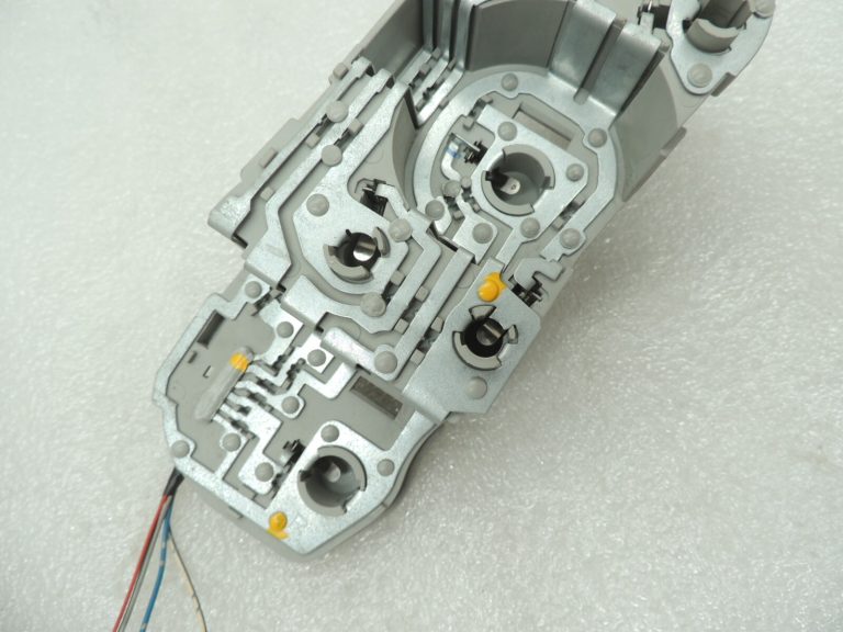 Toyota Corolla Verso AR10 Aizmugurējā luktura turētājs aizmugurējais labais 815570F010