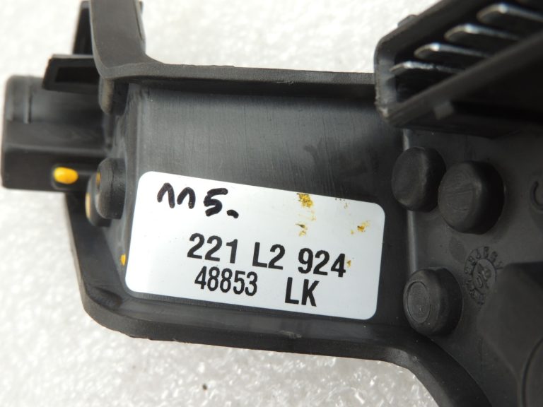 Toyota Avensis T25 Facelift Hečbeks aizmugurējais lukturis kreisajā pusē 8156505140