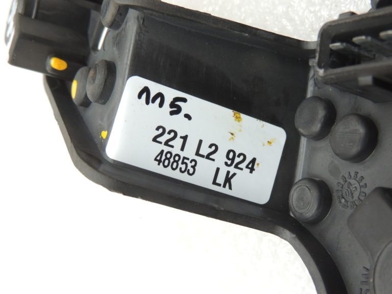 Toyota Avensis T25 Facelift Hečbeks aizmugurējais lukturis kreisajā pusē 8156505140