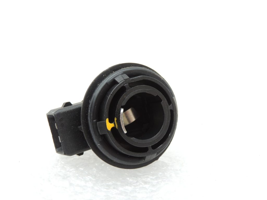 Toyota Avensis T27 2008-2011 Aizmugurējā iekšējā aizmugurējā luktura spuldzes turētājs 8158505110