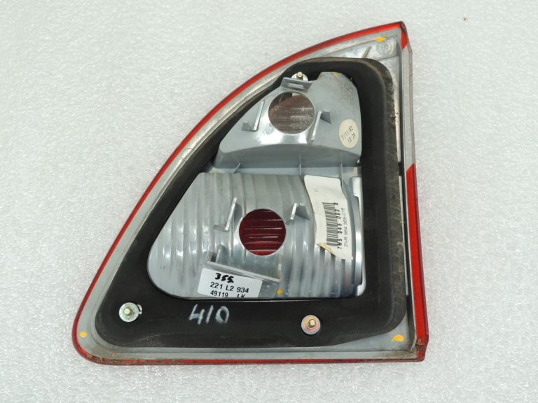 Ford Galaxy 2000-2003 Aizmugures gaisma Aizmugures kreisais iekšējais apgaismojums YM2113A603AB