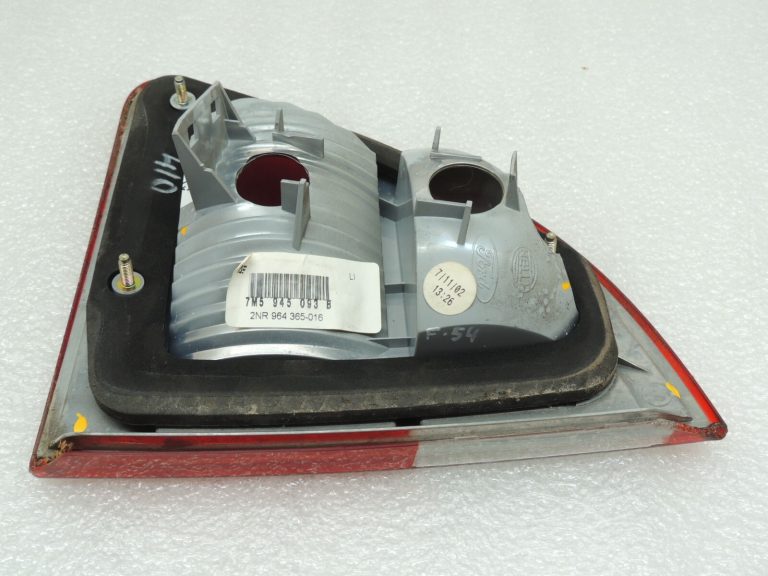 Ford Galaxy 2000-2003 Aizmugures gaisma Aizmugures kreisais iekšējais apgaismojums YM2113A603AB