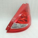 Ford fiesta VI hečbeks aizmugurējais lukturis labais aizmugurējais lukturis 8A61-13404-AE