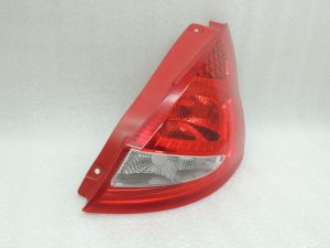 Ford fiesta VI hečbeks aizmugurējais lukturis labais aizmugurējais lukturis 8A61-13404-AE