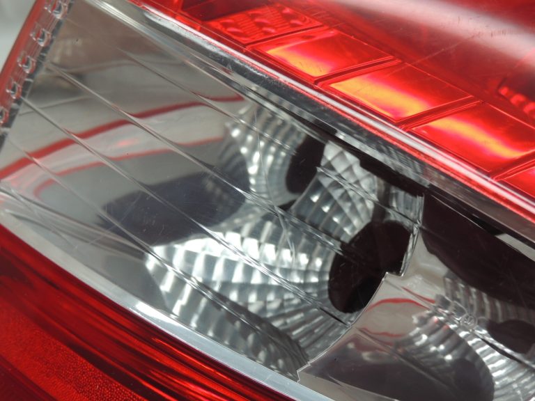 Ford fiesta VI hečbeks aizmugurējais lukturis labais aizmugurējais lukturis 8A61-13404-AE
