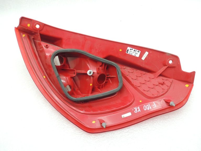 Ford fiesta VI hečbeks aizmugurējais kreisais lukturis 8A61-13405-AE