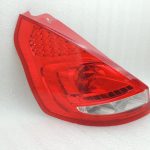 Ford fiesta VI hečbeks aizmugurējais kreisais lukturis 8A61-13405-AE