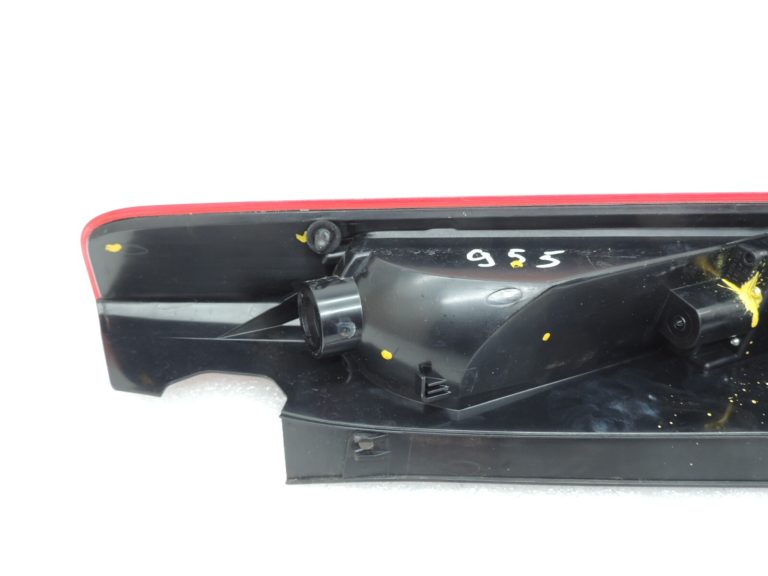 Ford Focus II 5 durvju hečbeks Aizmugures lukturis kreisais 8M5113405JC