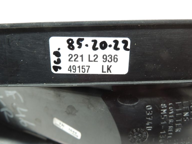 Ford Focus II 5 durvju hečbeks Aizmugures lukturis kreisais 8M5113405JC