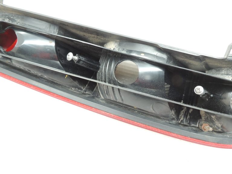 Ford Focus II Turnier Kombi aizmugurējais lukturis pa labi 4M5113A602CB