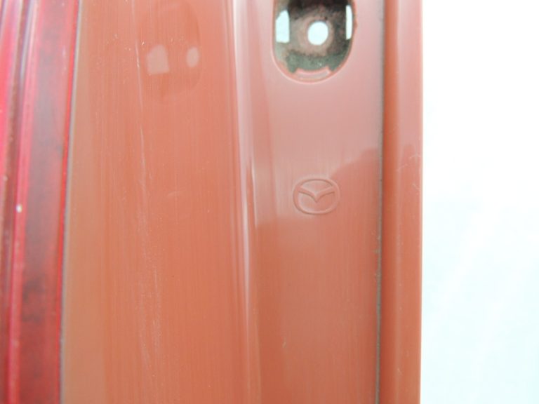 Mazda 5 CR Aizmugurējais kreisais aizmugurējais lukturis C235-51-180E