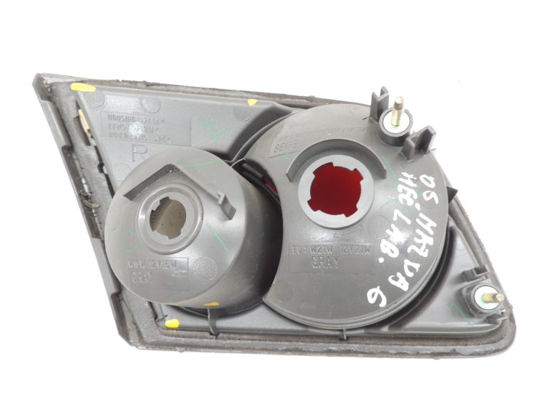 Mazda 6 Hečbeks Interjera aizmugurējais lukturis Labais aizmugurējais lukturis GJ6A513H8B