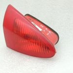 Alfa Romeo 147 (937. tips) 3 durvju aizmugurējais lukturis kreisās aizmugurējās gaismas iekšpusē 46556346