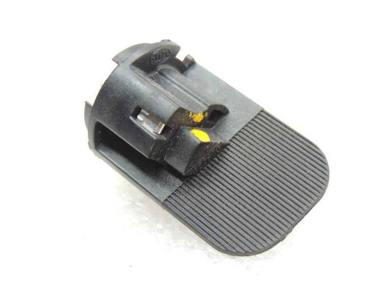 Volvo V70 II XC70 285 Aizmugurējā apgaismojuma spuldzes turētājs spuldzes turētājs 9483287