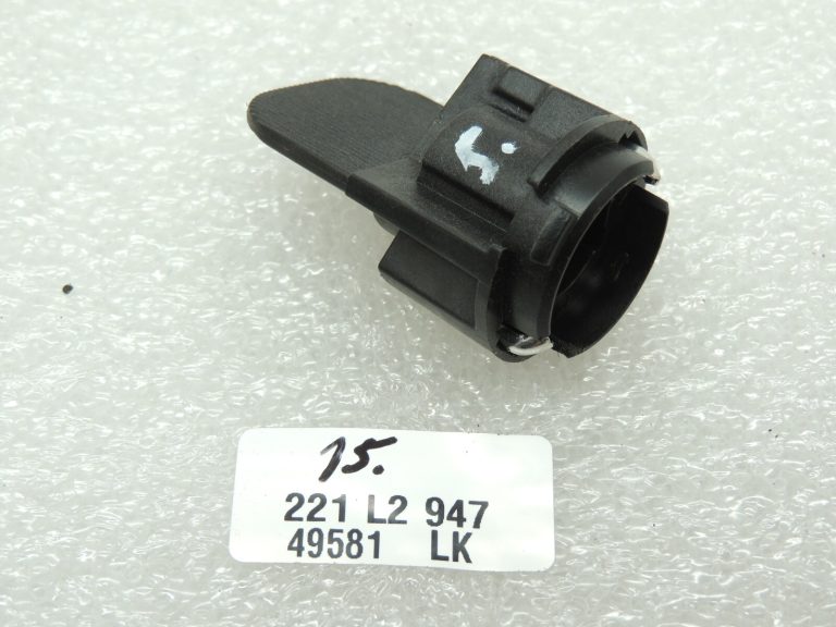 Volvo V70 II XC70 285 Aizmugurējā apgaismojuma spuldzes turētājs spuldzes turētājs 9483287