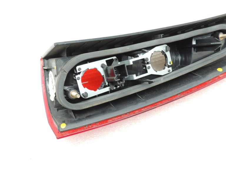 Volvo V70 II XC70 285 Aizmugurējais lukturis kreisais augšējais aizmugurējais lukturis 9483688