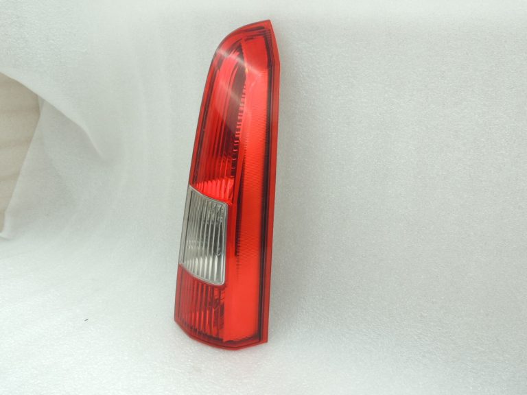 Volvo V70 II XC70 285 Aizmugurējais lukturis labās puses augšējais aizmugurējais lukturis 9483689 DEFEKTĪVS