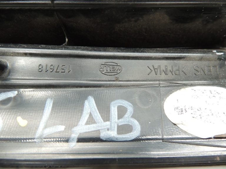 Volvo XC90 Aizmugurējā labā aizmugurējā luktura atstarotāja vāks 9483772