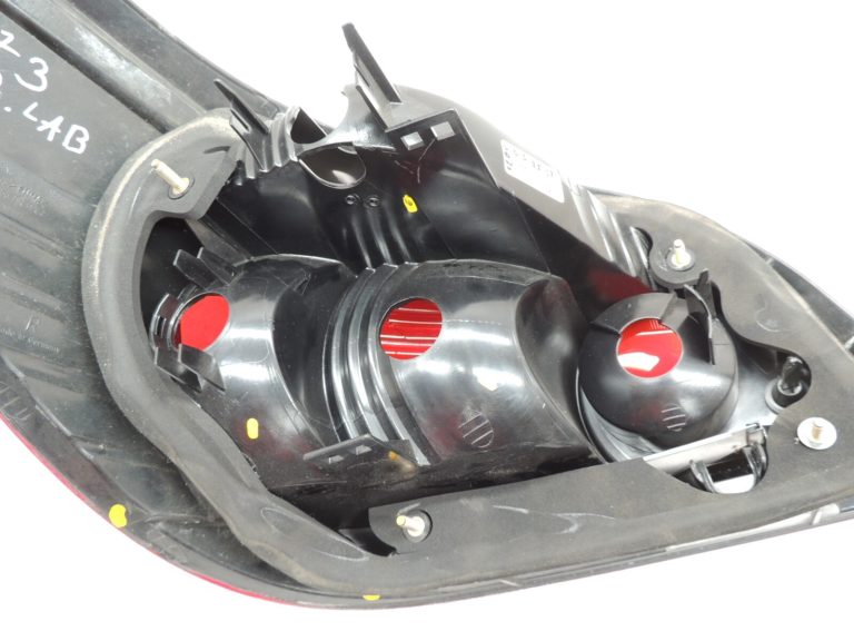 BMW 5. sērijas E60 Sedans Aizmugures lukturis Aizmugures labā puse 63217165738