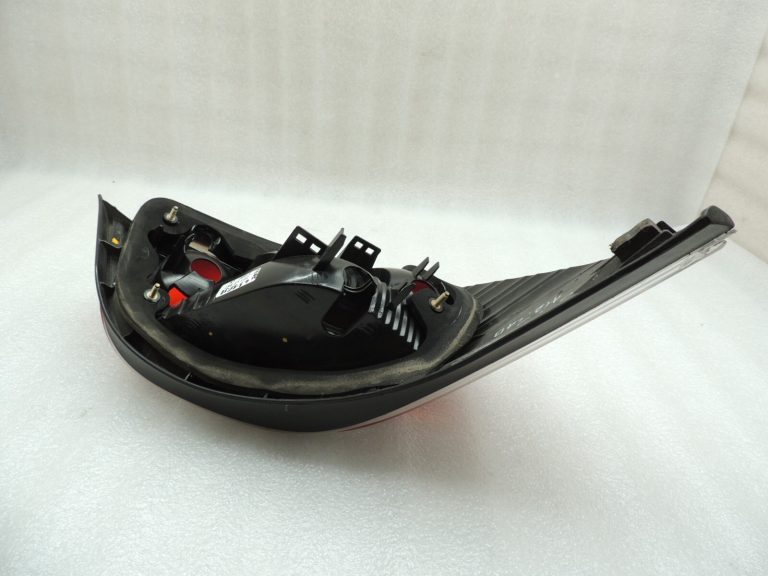 BMW 5. sērijas E60 Sedans Aizmugures lukturis Aizmugures labā puse 63217165738