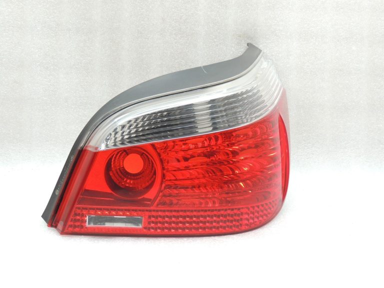BMW 5. sērijas E60 Sedans Aizmugures lukturis Aizmugures labā puse 63217165738