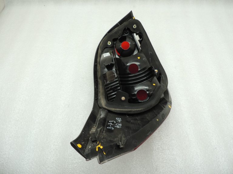 BMW 5. sērijas E60 Sedans Aizmugures lukturis Aizmugures labā puse 63217165738