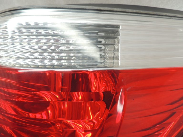 BMW 5. sērijas E60 Sedans Aizmugures lukturis Aizmugures labā puse 63217165738