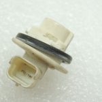 Nissan Qashqai J10 aizmugurējā apgaismojuma spuldzes turētājs spuldzes turētājs salons 26242AU400
