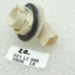Nissan Qashqai J10 aizmugurējā apgaismojuma spuldzes turētājs spuldzes turētājs salons 26242AU400