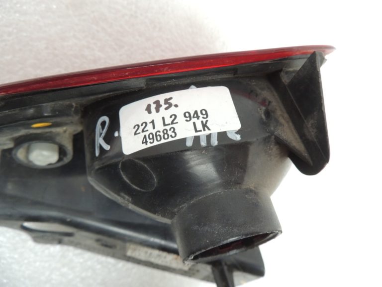 Renault Espace IV Aizmugures miglas lukturis Aizmugures labās puses miglas lukturis 8200027154